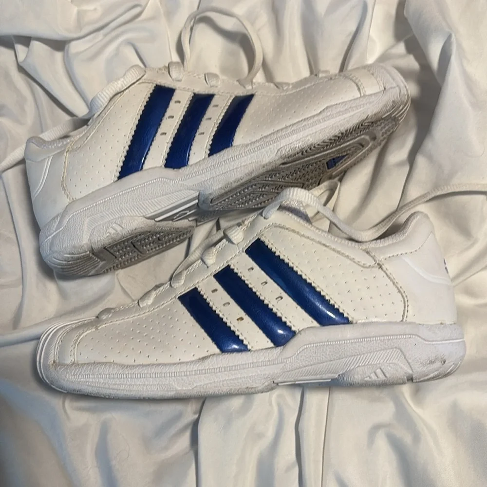 Adidas Superstar White and Blue Shoes leather worn 1x size 2.5  big kids - Picture 3 of 7